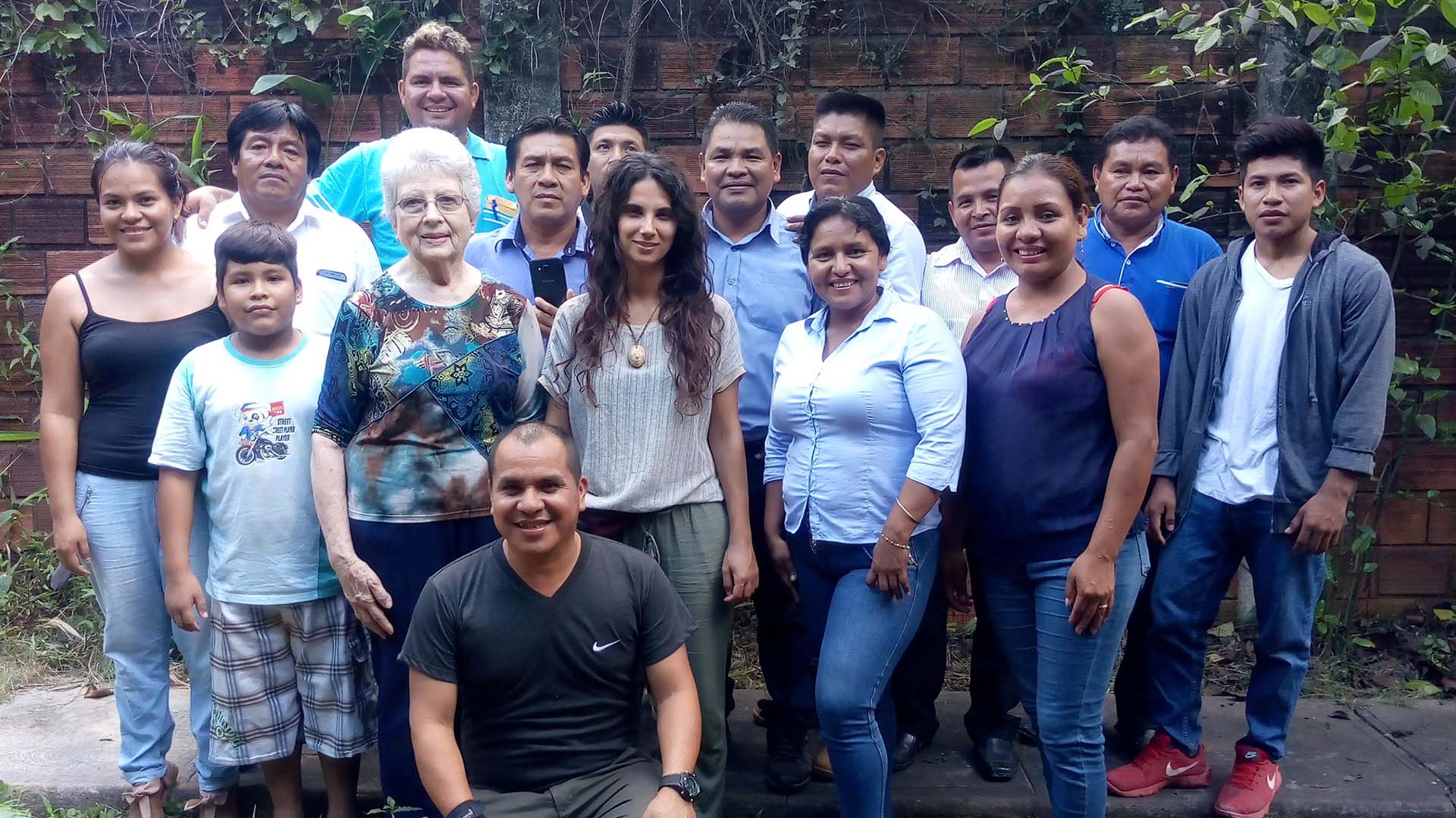 Voluntarios 44